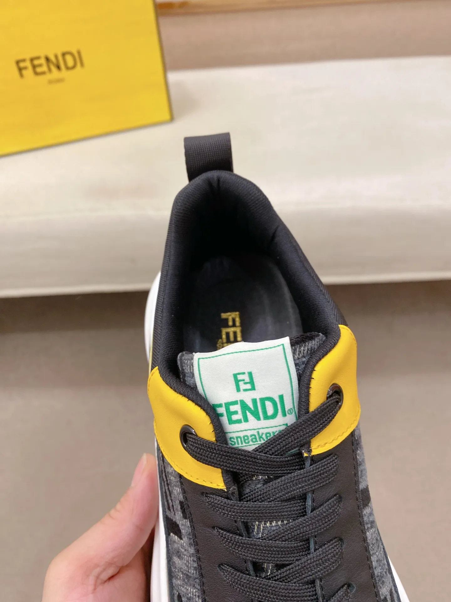 Men's shoes 💰 462💰 (fendi) New style 👊🏻 upper 🇮🇹 imported cowhide fabric 🇩🇪 lining imported sheepskin lining. The original outsole is molded to highlight the identity of every man, and the upper foot is elegant and stable🚶🏻🚶🏻The high-end custom counters reproduce the original version📯No matter the wind or rain, the shoe last remains unchanged and can withstand the verification of time🔍️,🔵 Size: 38-44